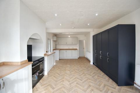 4 bedroom detached house for sale, Station Road, North Kelsey Moor