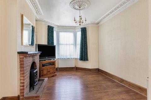 3 bedroom terraced house for sale, Tuscan Road, London