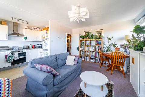 2 bedroom apartment for sale, Mount View Road, Stroud Green N4