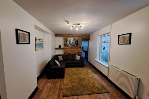 6 bedroom house share to rent, King Edwards Road, Swansea
