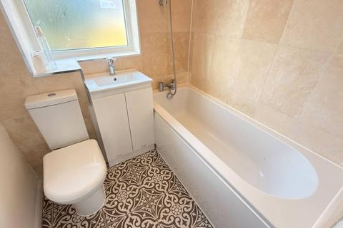 undefined, Linslade Close, Hounslow, TW4
