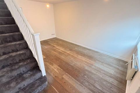undefined, Linslade Close, Hounslow, TW4