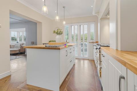 4 bedroom cottage for sale, Plumbley Lane, Mosborough, S20