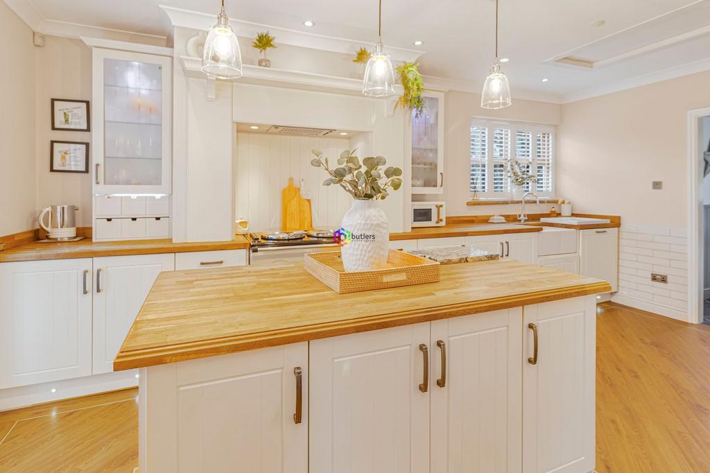 Kitchen / Breakfast Room