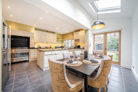 4 bedroom end of terrace house for sale, Bournevale Road, Streatham, London, SW16