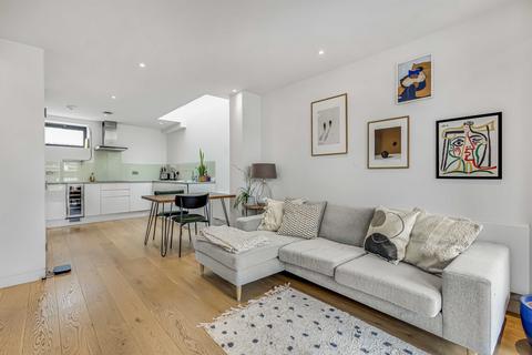 2 bedroom flat to rent, Wyfold Road, London, SW6