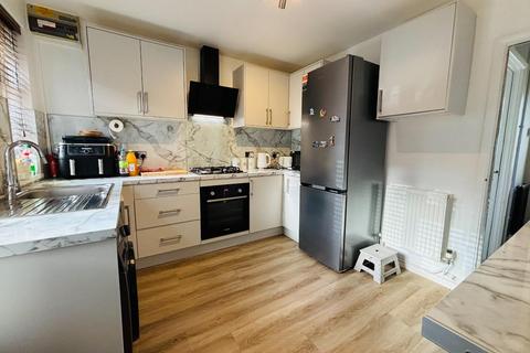 3 bedroom terraced house for sale, Carlton Road, Kingsley, Northampton NN2