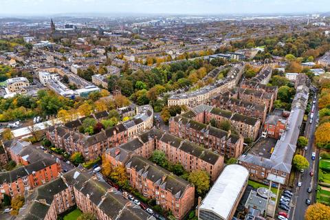 2/1, 16 Dryburgh Gardens, Glasgow, G20 6BT
