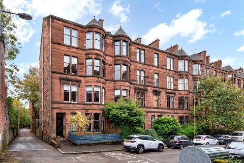 2/1, 16 Dryburgh Gardens, Glasgow, G20 6BT
