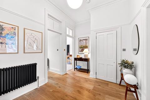 2/1, 16 Dryburgh Gardens, Glasgow, G20 6BT