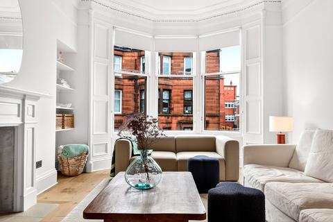 2/1, 16 Dryburgh Gardens, Glasgow, G20 6BT