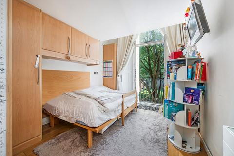 2 bedroom flat for sale, Randolph Gardens, London NW6