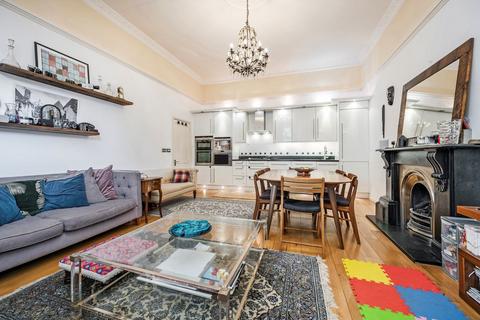 4b Randolph Gardens, London, NW6 5EH