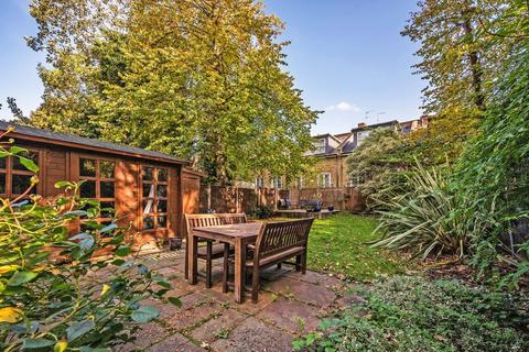 4b Randolph Gardens, London, NW6 5EH