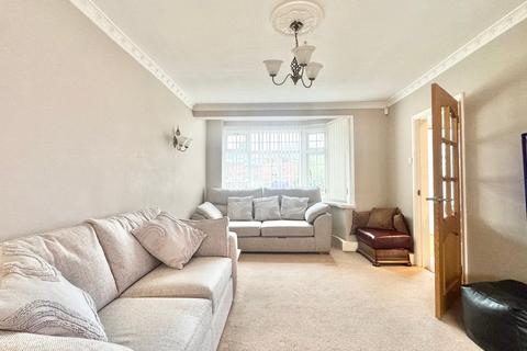 4 bedroom semi-detached house for sale, Sidmouth Avenue, Leicester, LE5