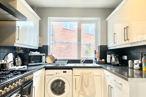 4 bedroom semi-detached house for sale, Sidmouth Avenue, Leicester, LE5