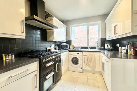 4 bedroom semi-detached house for sale, Sidmouth Avenue, Leicester, LE5