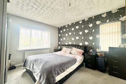 4 bedroom semi-detached house for sale, Sidmouth Avenue, Leicester, LE5