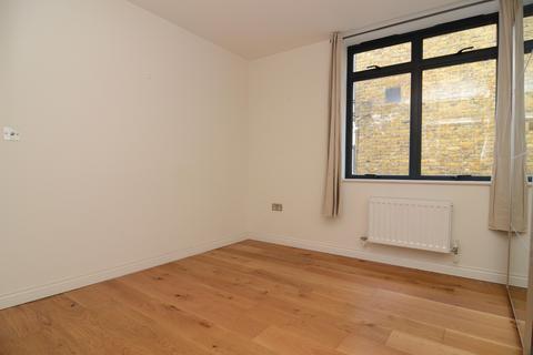 2 bedroom flat to rent, Chapel Yard, London, UK