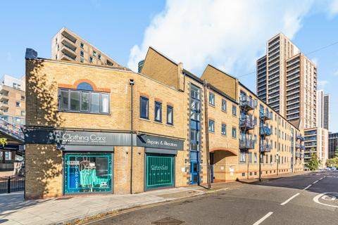 2 bedroom flat for sale, Peninsula Court, 121 East Ferry Road, London