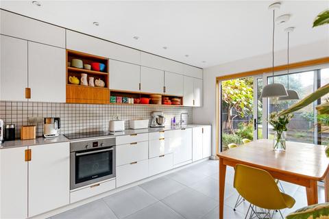 98 Virginia Road, London, E2 7NG