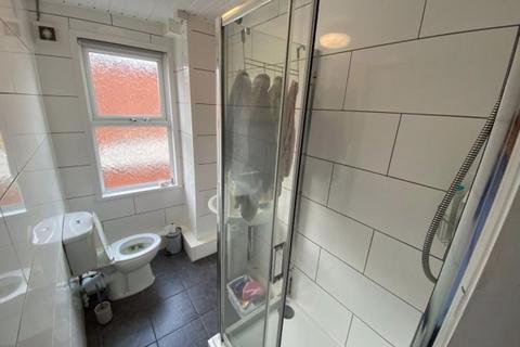 4 bedroom house to rent, Richmond Mount, Leeds LS6