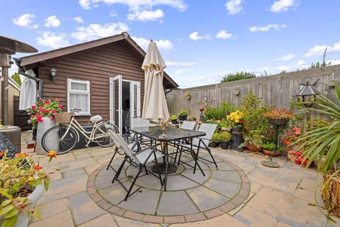 4 bedroom terraced house for sale, Orchard Avenue, Chichester