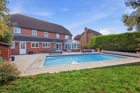 5 bedroom property for sale, Seven Arches Road, Brentwood CM14