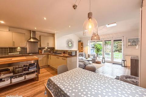 4 bedroom townhouse for sale, Millington Gardens, Lymm, WA13 9UJ