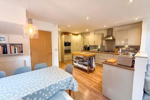 4 bedroom townhouse for sale, Millington Gardens, Lymm, WA13 9UJ