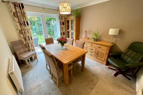 4 bedroom detached house for sale, Holford Way, Luton, Bedfordshire, LU3 4ED