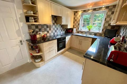 4 bedroom detached house for sale, Holford Way, Luton, Bedfordshire, LU3 4ED