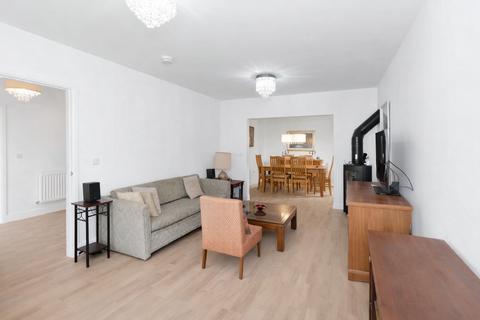 undefined, Kinlouch Crescent, Rosewell, EH24