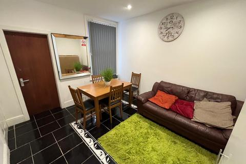 4 bedroom terraced house for sale, Molyneux Road, Kensington, L6