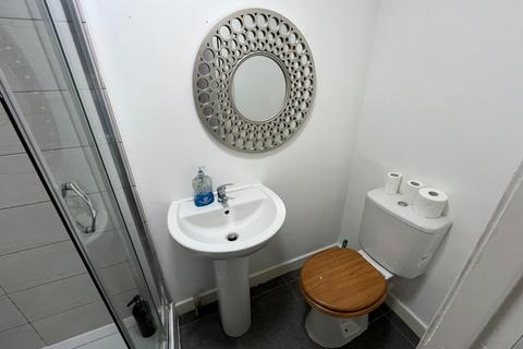 4 bedroom terraced house for sale, Molyneux Road, Kensington, L6