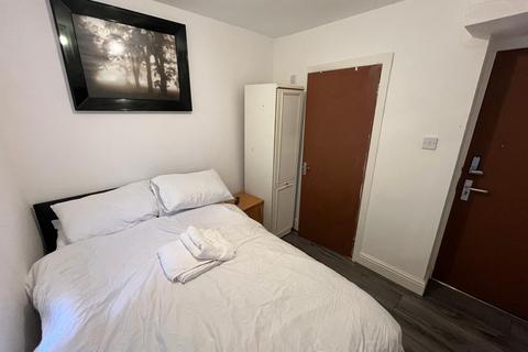 4 bedroom terraced house for sale, Molyneux Road, Kensington, L6