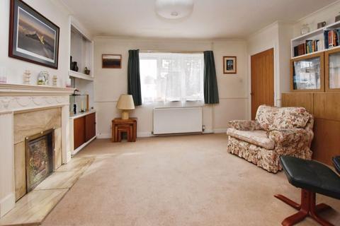 undefined, Fairfield Road, Salisbury                         *NO ONWARD CHAIN*