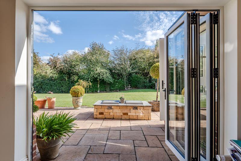 Photo 143