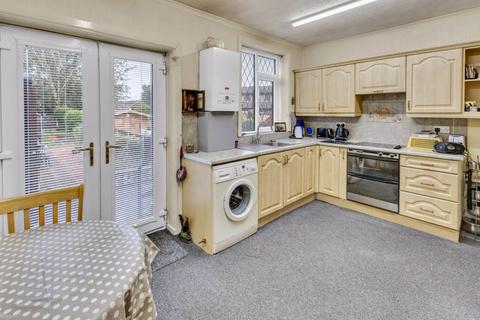 2 bedroom end of terrace house for sale, Huddersfield Road, Newhey OL16 3QD