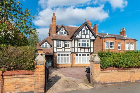 7 bedroom detached house for sale, Hillmorton Road, Rugby, Warwickshire CV22 5AB