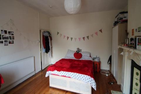 4 bedroom house to rent, Victoria Road, Leeds LS6