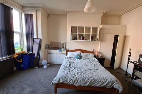 8 bedroom house to rent, Manor Terrace, Leeds LS6