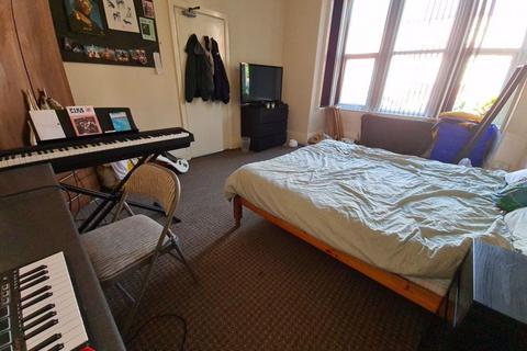 8 bedroom house to rent, Manor Terrace, Leeds LS6