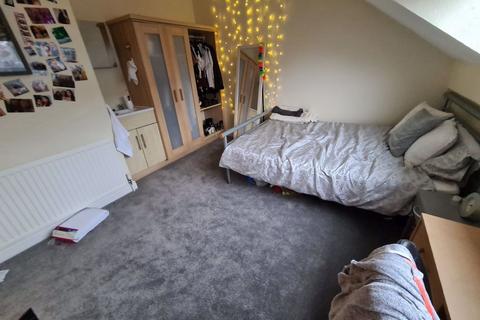undefined, Claremont Grove, Leeds LS3