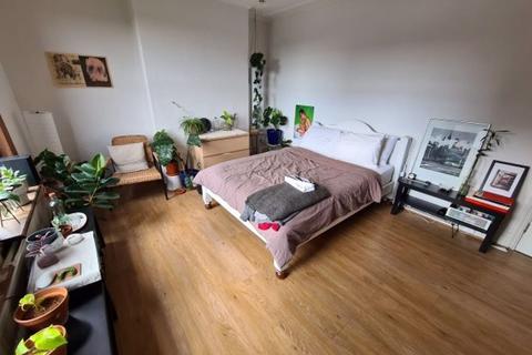 4 bedroom house to rent, St Michaels Lane, Leeds LS4