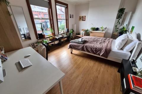 4 bedroom house to rent, St Michaels Lane, Leeds LS4