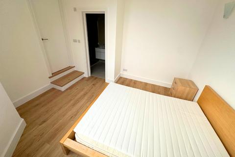 1 bedroom flat to rent, Cromwell Avenue, London N6