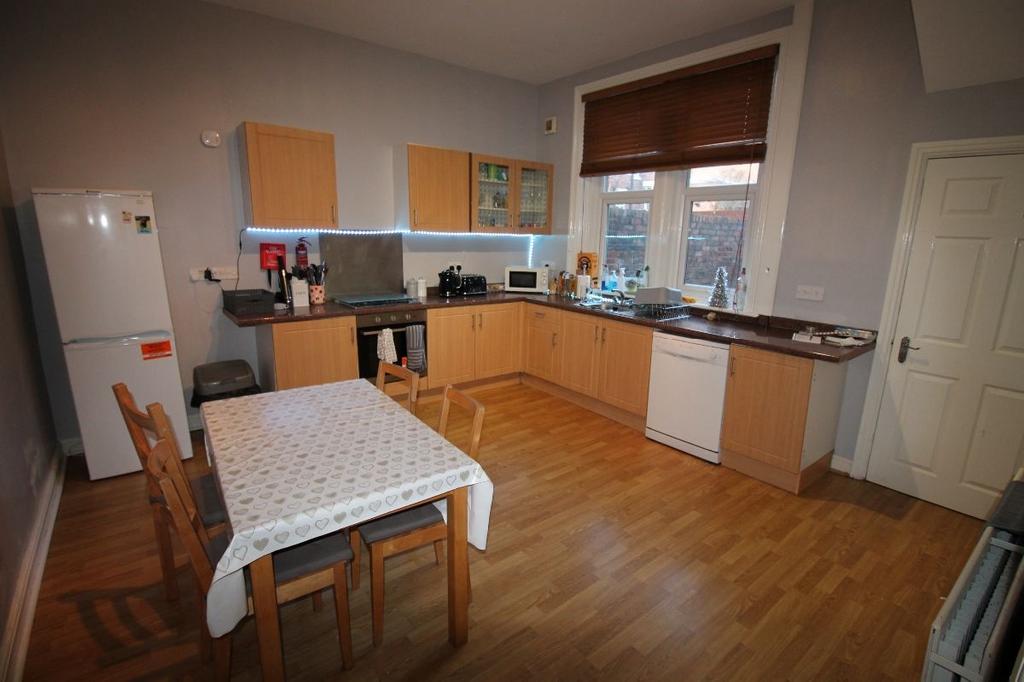 Modern and functional kitchen space with ample ...