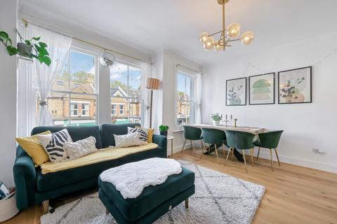 3 bedroom flat to rent, Replingham Road, SW18