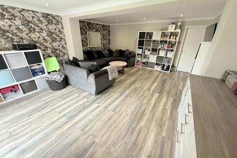 4 bedroom semi-detached house for sale, Forge Lane, Rochester ME3
